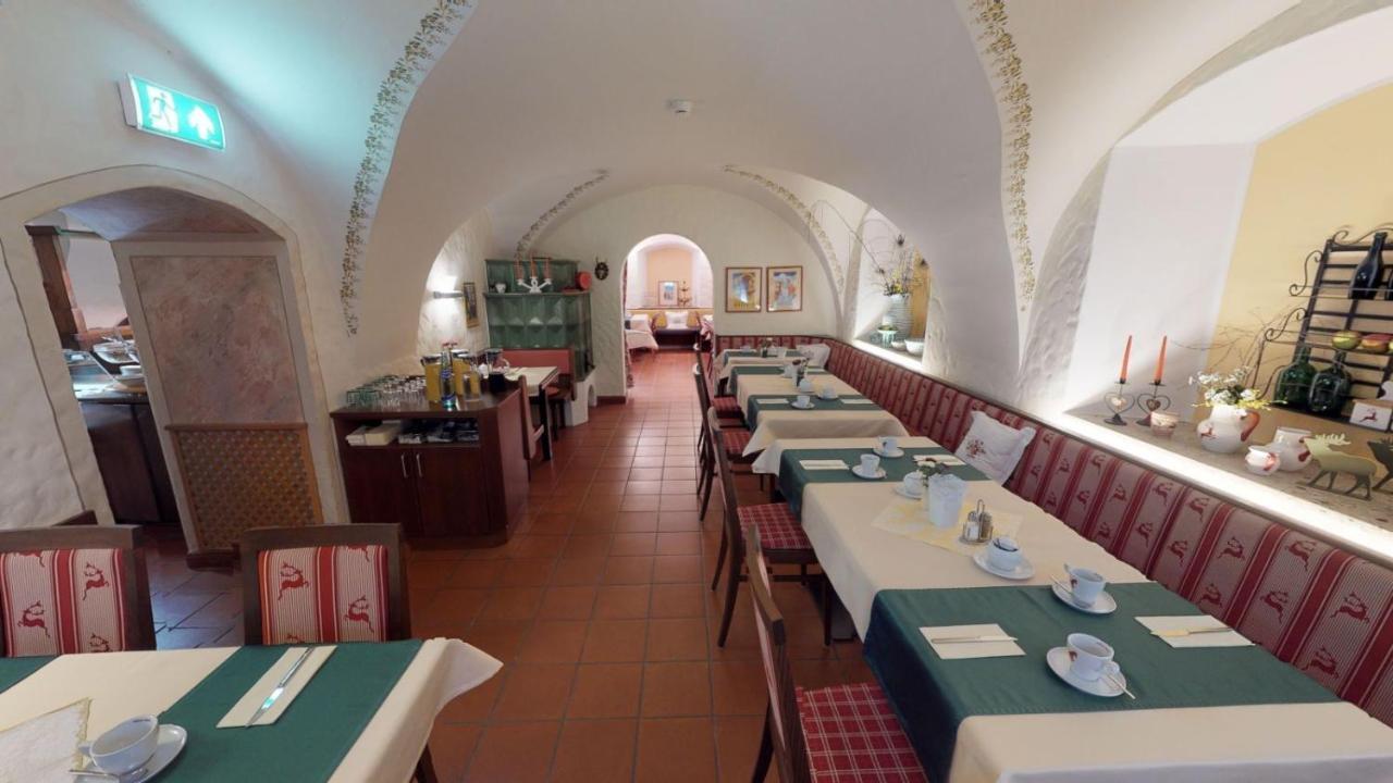 Hotel Schlair Кремсмюнстер Экстерьер фото